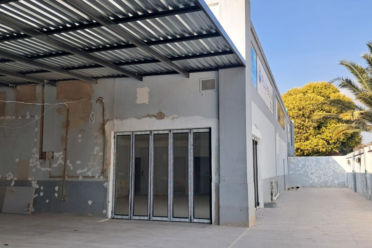 200m2 Retail space TO LET in Waterkloof Ridge - Photo 2