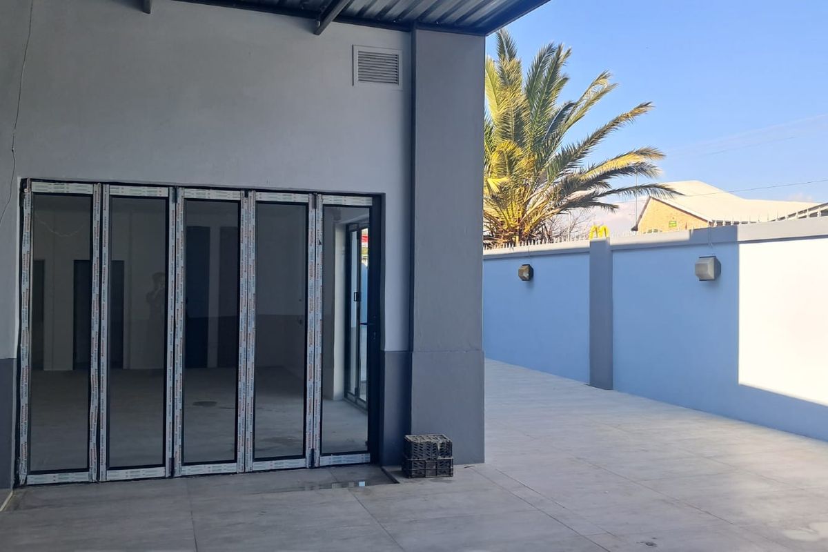 1m2 Retail space TO LET in Waterkloof Ridge - Photo 2