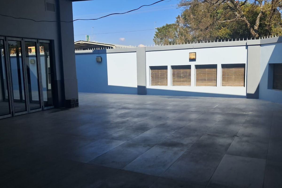 1m2 Retail space TO LET in Waterkloof Ridge - Photo 3