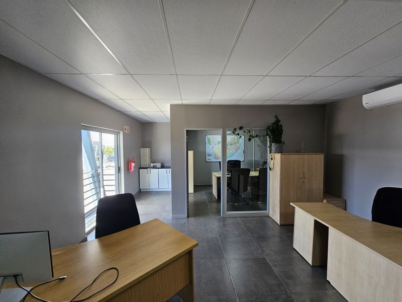 TO LET- WAREHOUE WITH YARD SPACE - CENTURION WEST - Photo 6