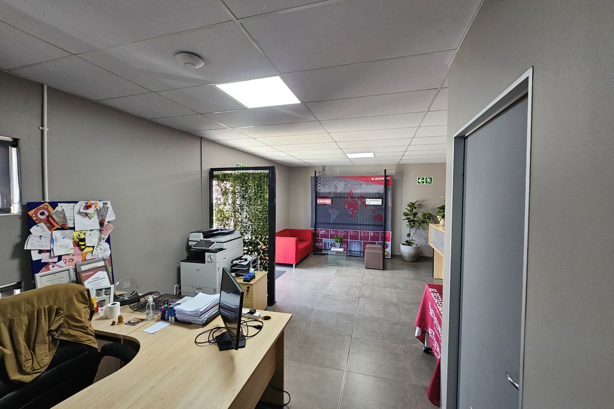TO LET- WAREHOUE WITH YARD SPACE - CENTURION WEST - Photo 4