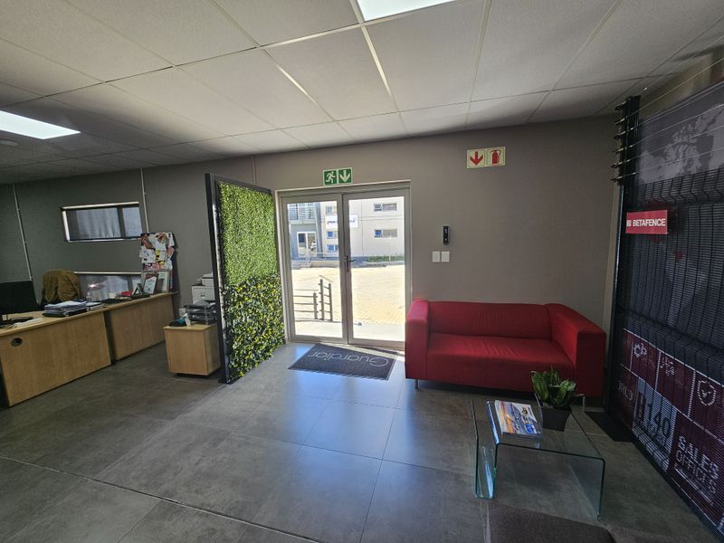 TO LET- WAREHOUE WITH YARD SPACE - CENTURION WEST - Photo 3