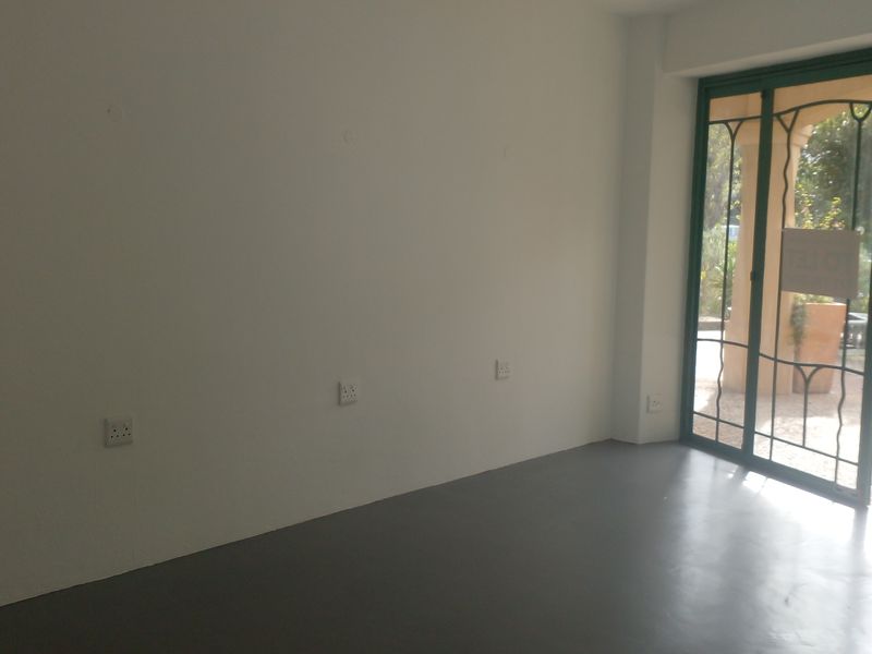 Prime Retail Space - Photo 5