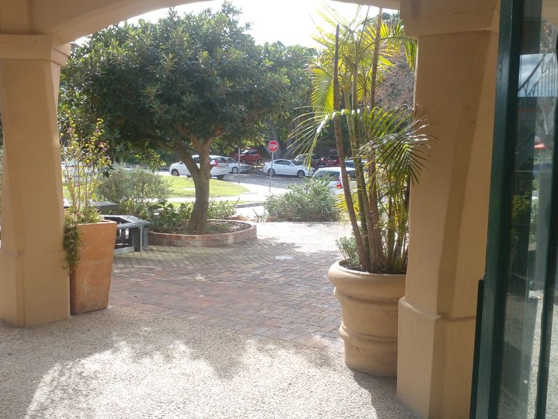 Prime Retail Space - Photo 3