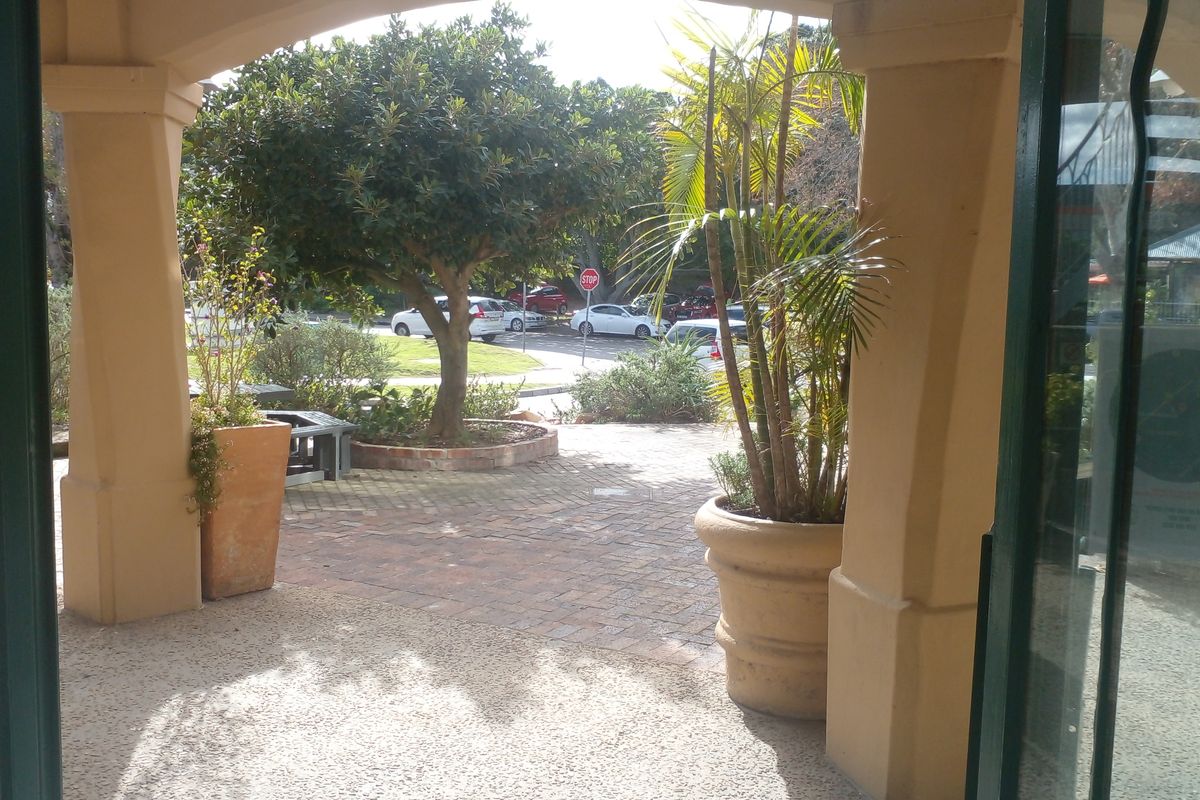 Prime Retail Space - Photo 3