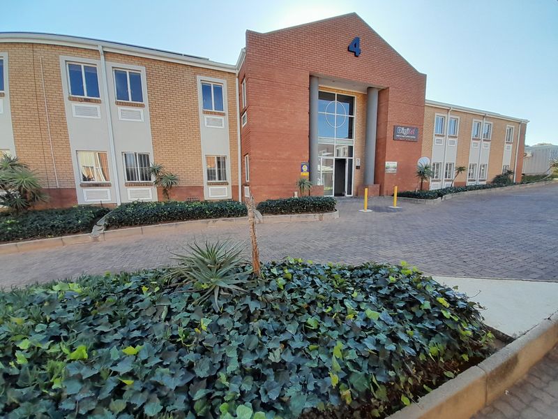 Well Positioned Office Space for Growing Businesses in Randjespark - Photo 1