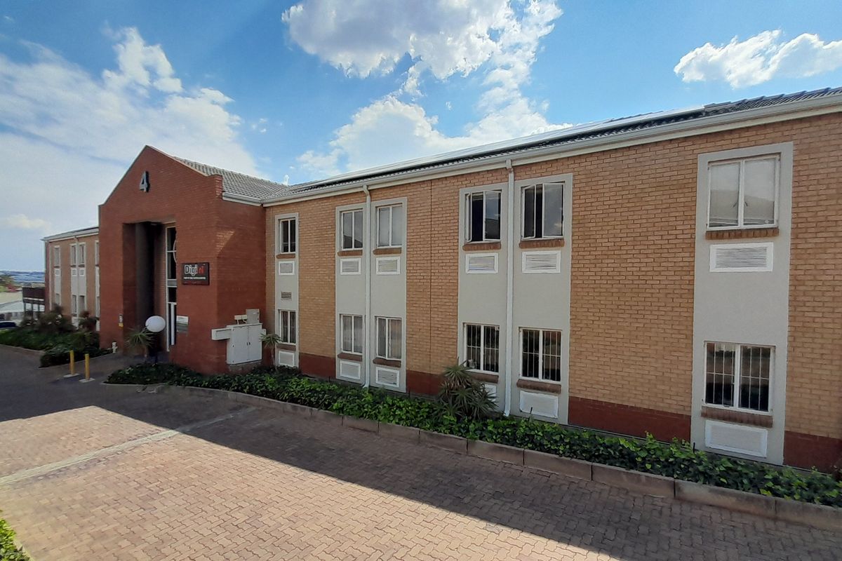 Well Positioned Office Space for Growing Businesses in Randjespark - Photo 2