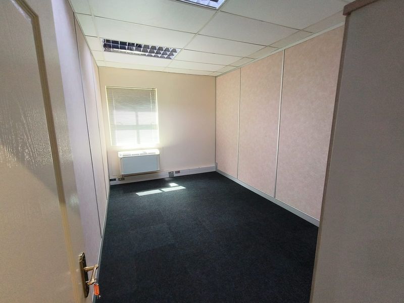 Modern 85m2 Office Space Available To Let in Oxford Business Park - Photo 7