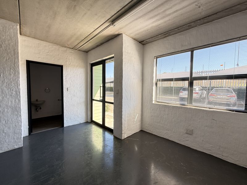 AAA-Grade Industrial Space To Let in The Worksheds Industrial Park - Photo 4