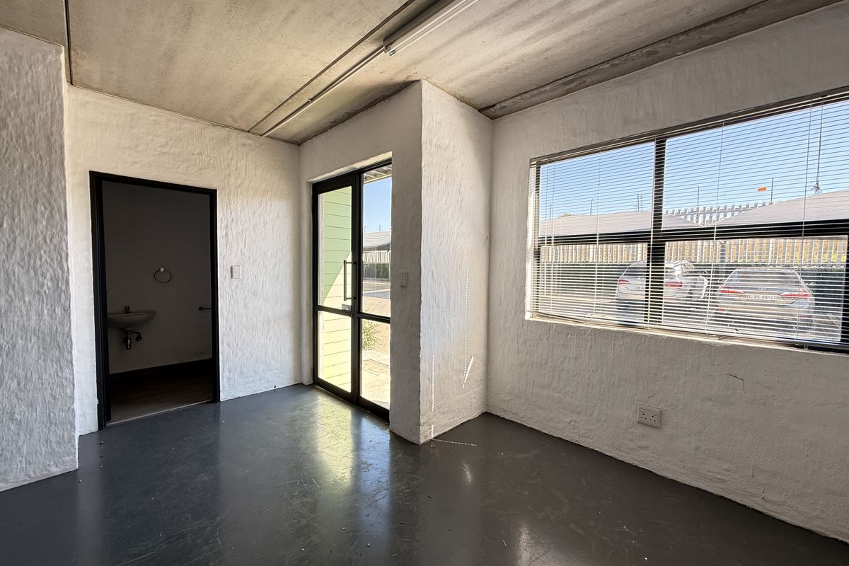 AAA-Grade Industrial Space To Let in The Worksheds Industrial Park - Photo 4