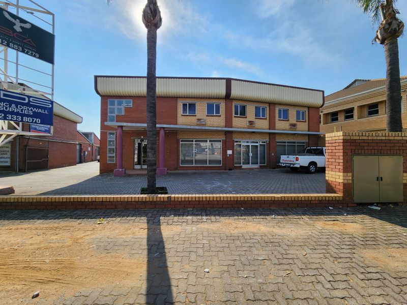 160m2 Ground Floor Retail Space with Roller Shutter Door Access To Let in Koedoespoort - Photo 1