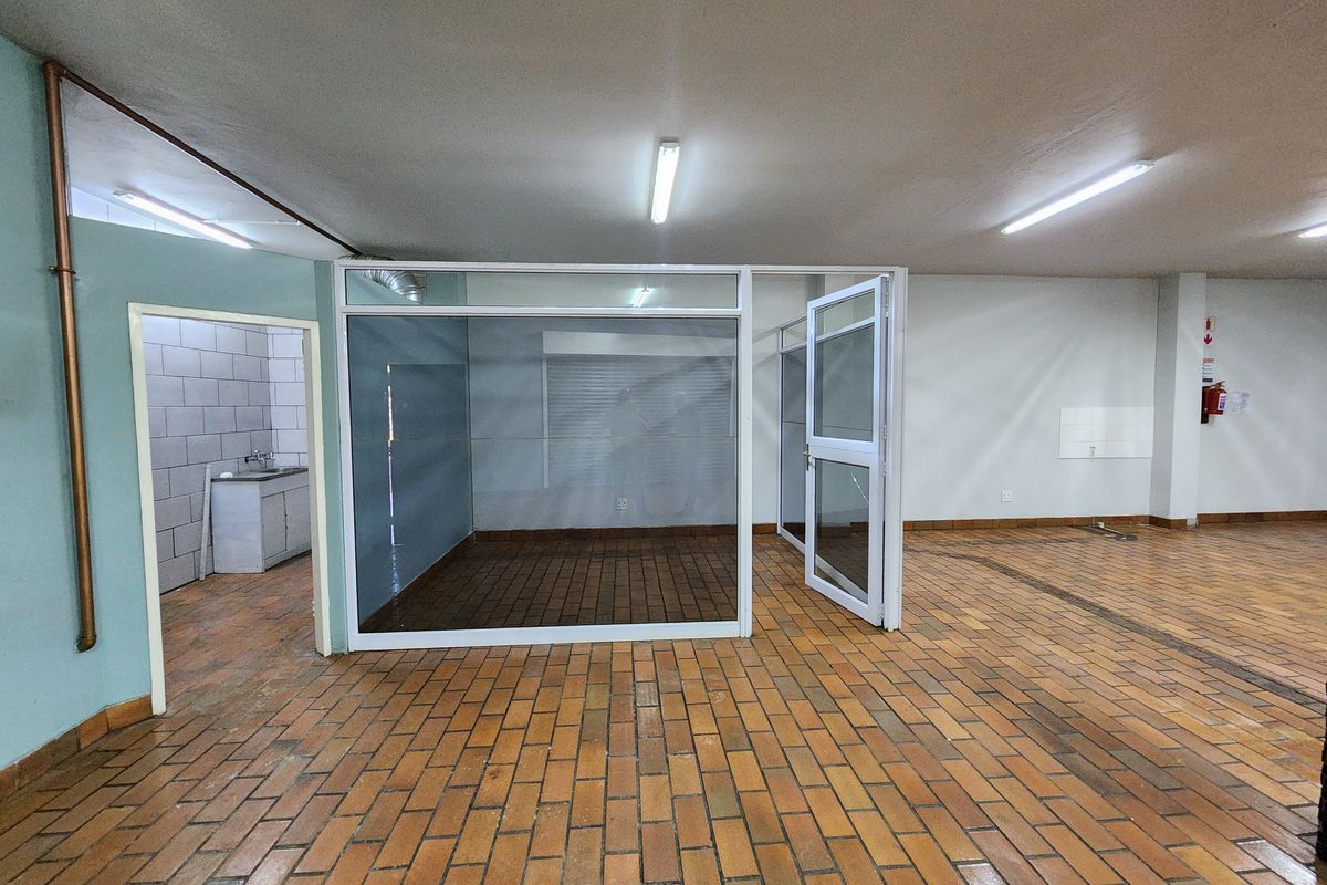 160m2 Ground Floor Retail Space with Roller Shutter Door Access To Let in Koedoespoort - Photo 2