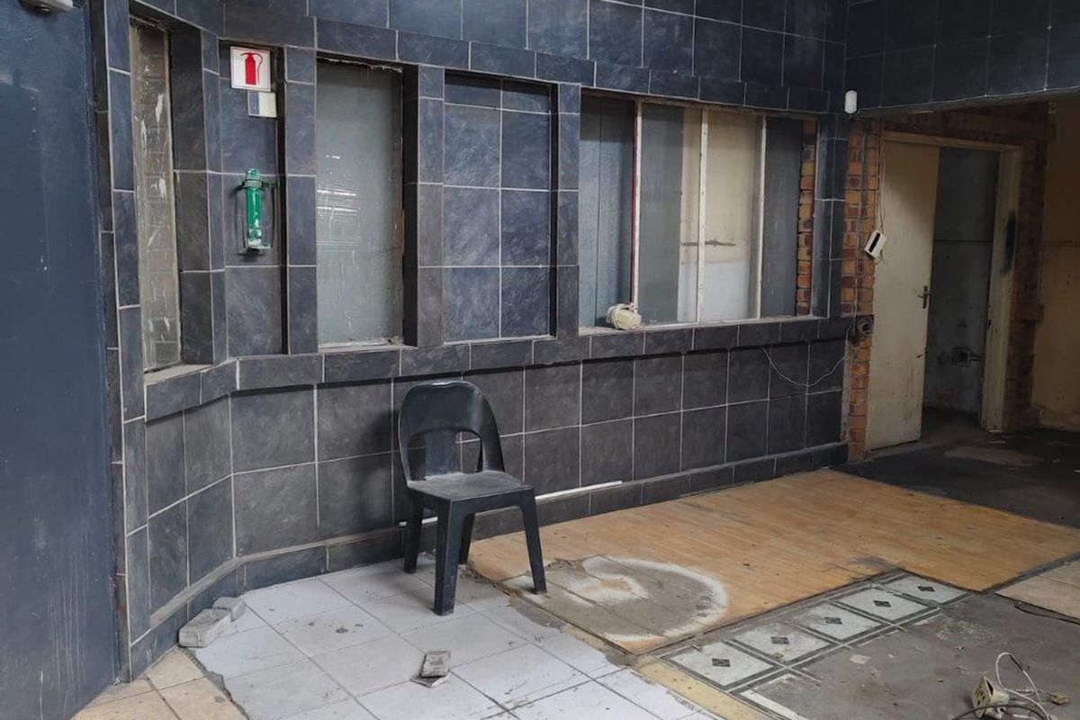 Spacious panelbeaters workshop to let in Industrial area, Sasolburg. - Photo 3