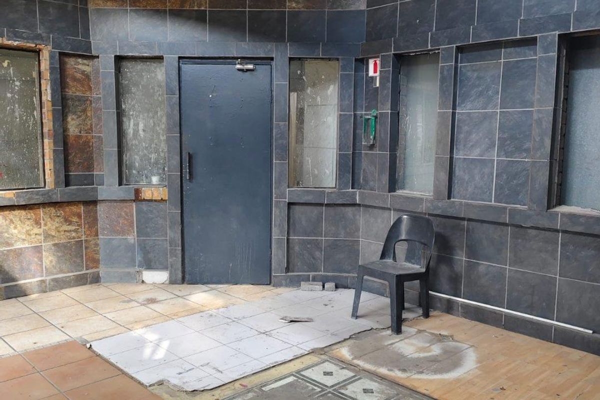 Spacious panelbeaters workshop to let in Industrial area, Sasolburg. - Photo 4