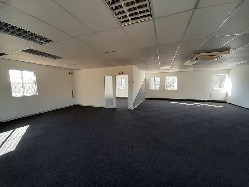Bright and Functional Office Space in a Secure Randjespark Business Park - Photo 8