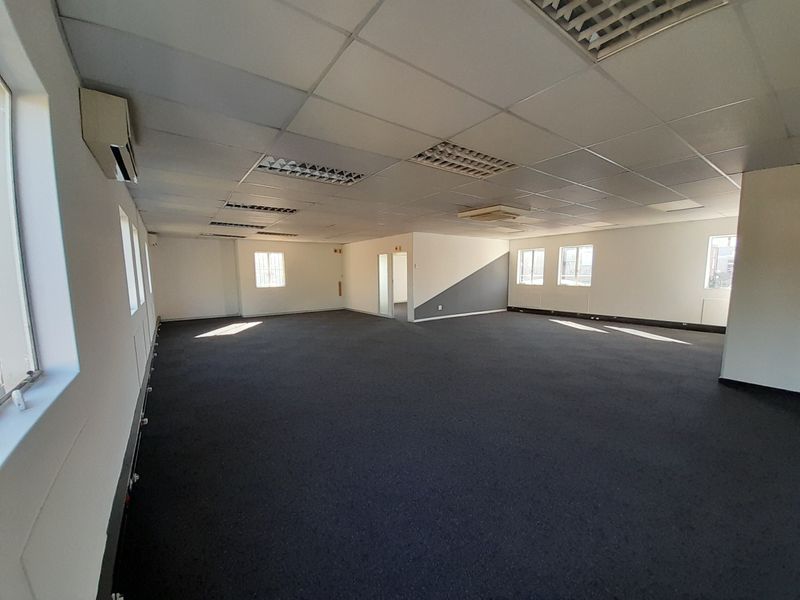Bright and Functional Office Space in a Secure Randjespark Business Park - Photo 10
