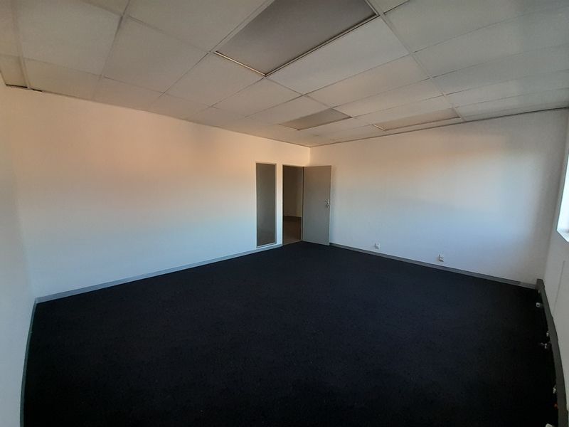 Bright and Functional Office Space in a Secure Randjespark Business Park - Photo 6
