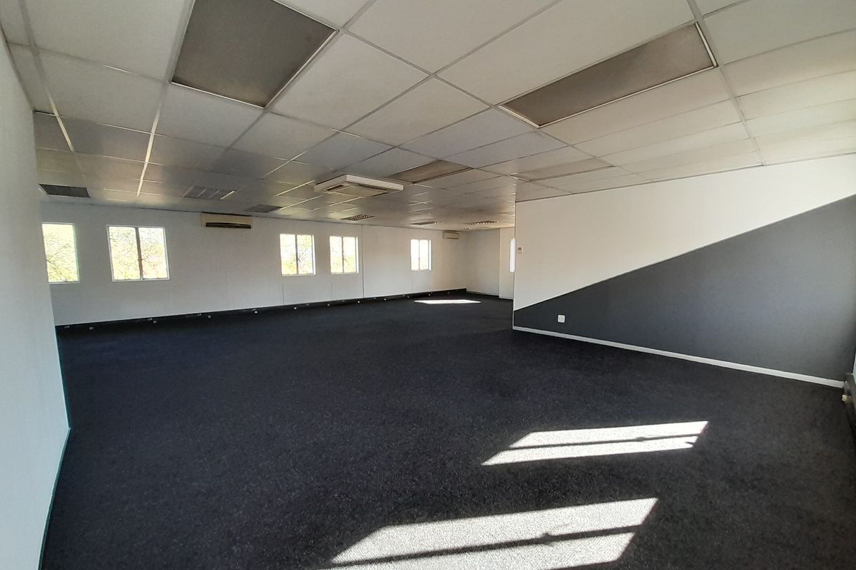 Bright and Functional Office Space in a Secure Randjespark Business Park - Photo 2