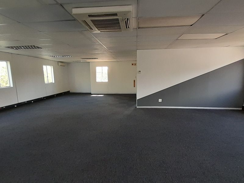 Bright and Functional Office Space in a Secure Randjespark Business Park - Photo 5