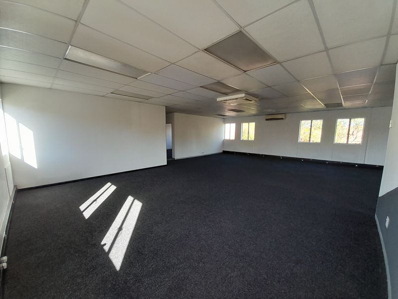 Bright and Functional Office Space in a Secure Randjespark Business Park - Photo 3