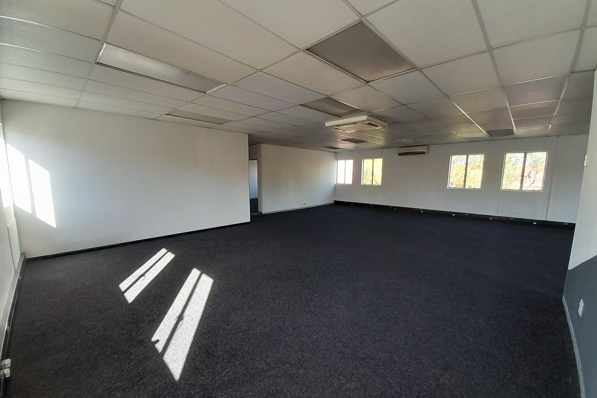 Bright and Functional Office Space in a Secure Randjespark Business Park - Photo 3