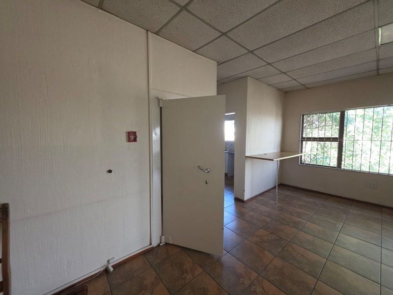 High-Visibility Office Space on Rondebult Road - Photo 5