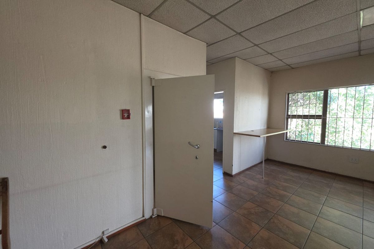 High-Visibility Office Space on Rondebult Road - Photo 5