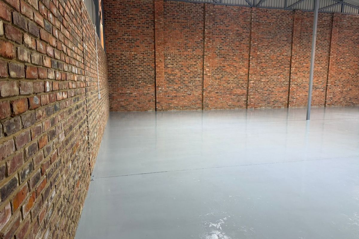 350m2 Warehouse  in Pomona - Photo 2