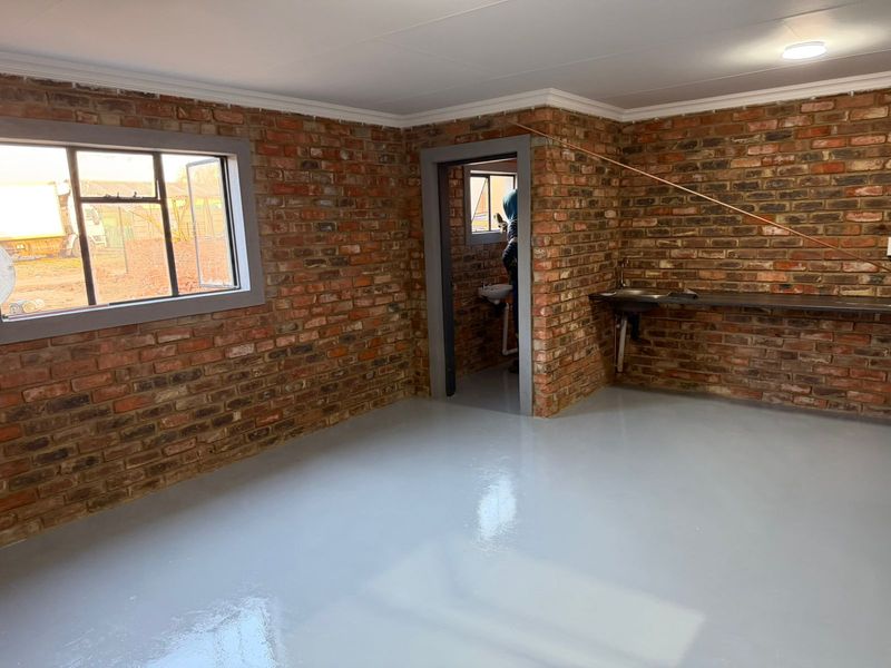 350m2 Warehouse  in Pomona - Photo 4