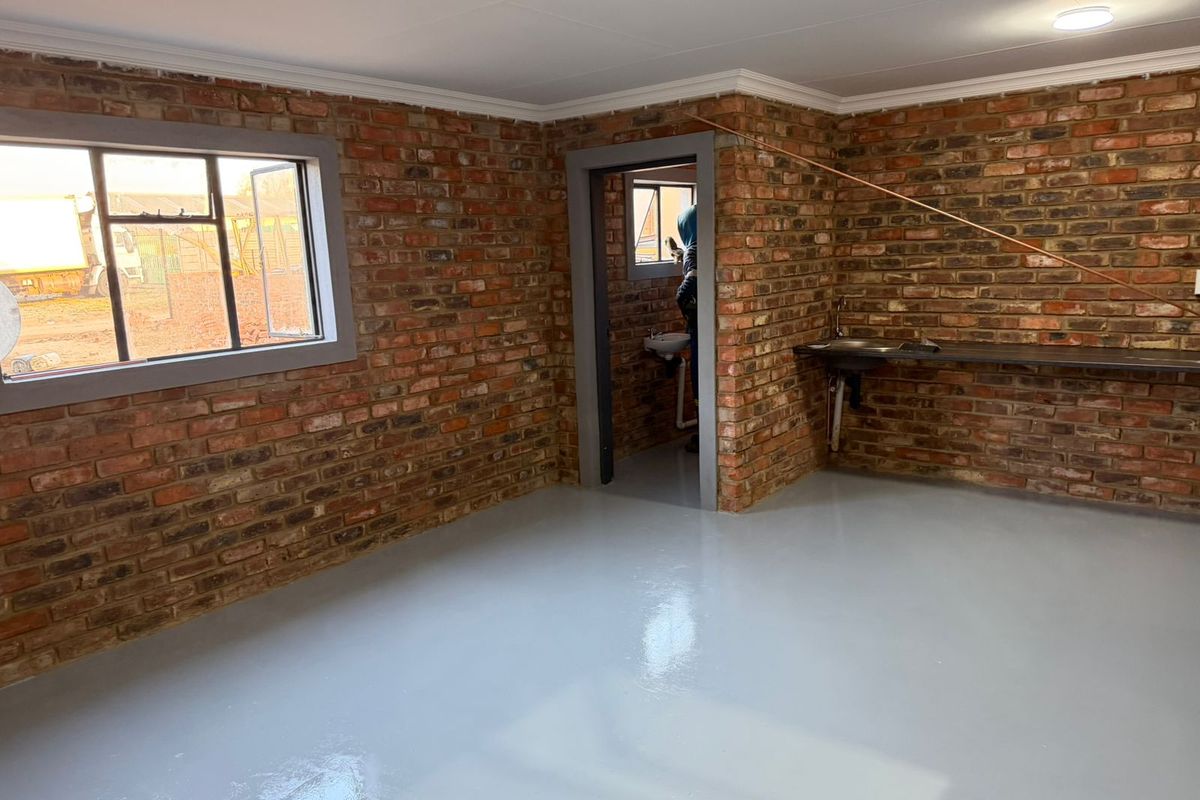 350m2 Warehouse  in Pomona - Photo 4