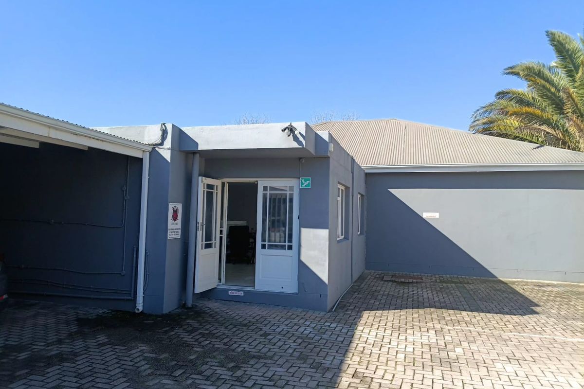 Spacious open plan office to rent - Photo 3
