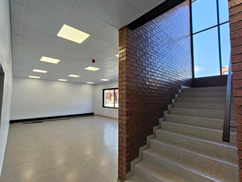 High-Exposure 1,057m2 Warehouse To Let in Secure Samrand Industrial Node - Photo 8