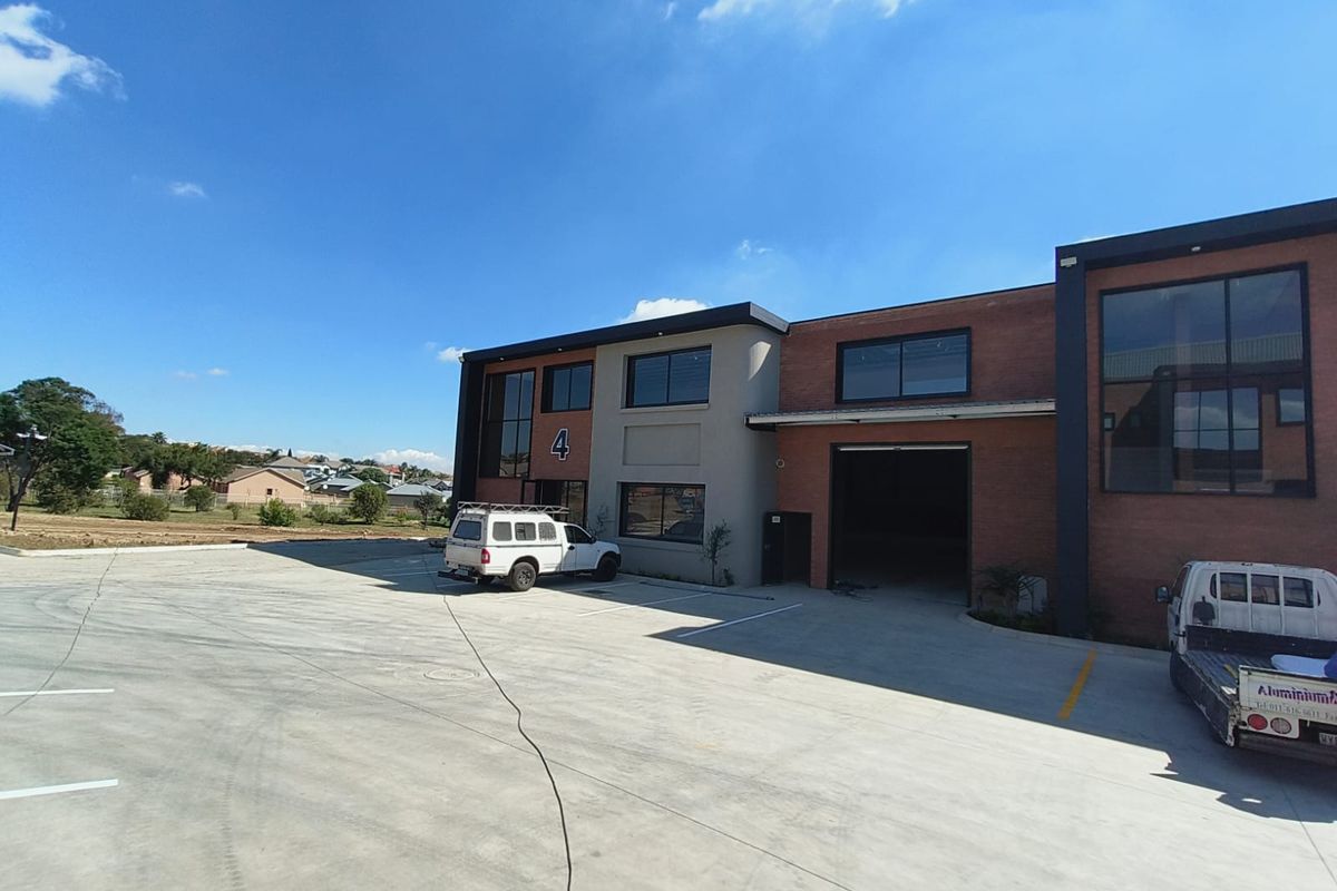 High-Exposure 1,057m2 Warehouse To Let in Secure Samrand Industrial Node - Photo 2