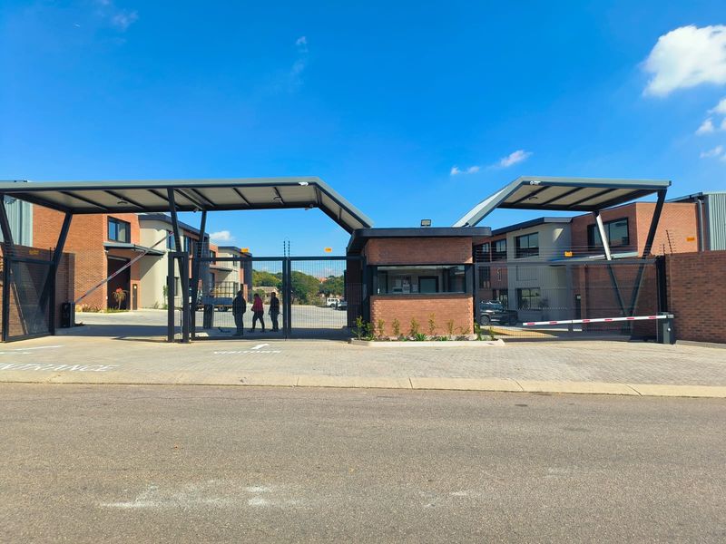 High-Exposure 1,057m2 Warehouse To Let in Secure Samrand Industrial Node - Photo 3