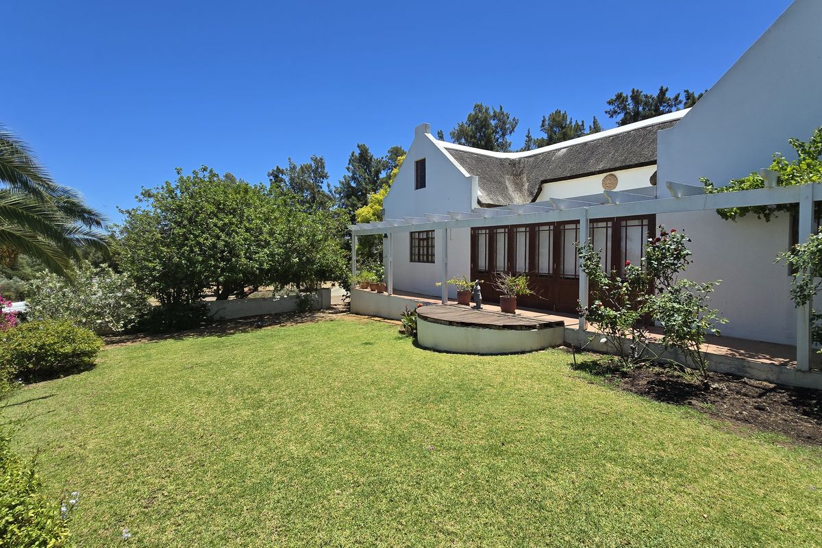 Versatile smallholding outside Wellington for sale - Photo 2