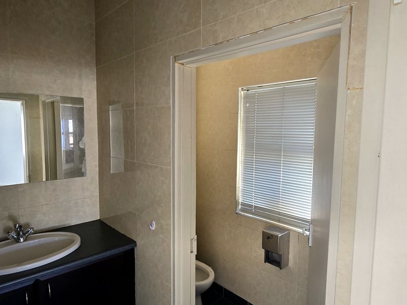 Prime visible office space to let - Sonheuwel-Nelspruit with well established business in the area - Photo 9