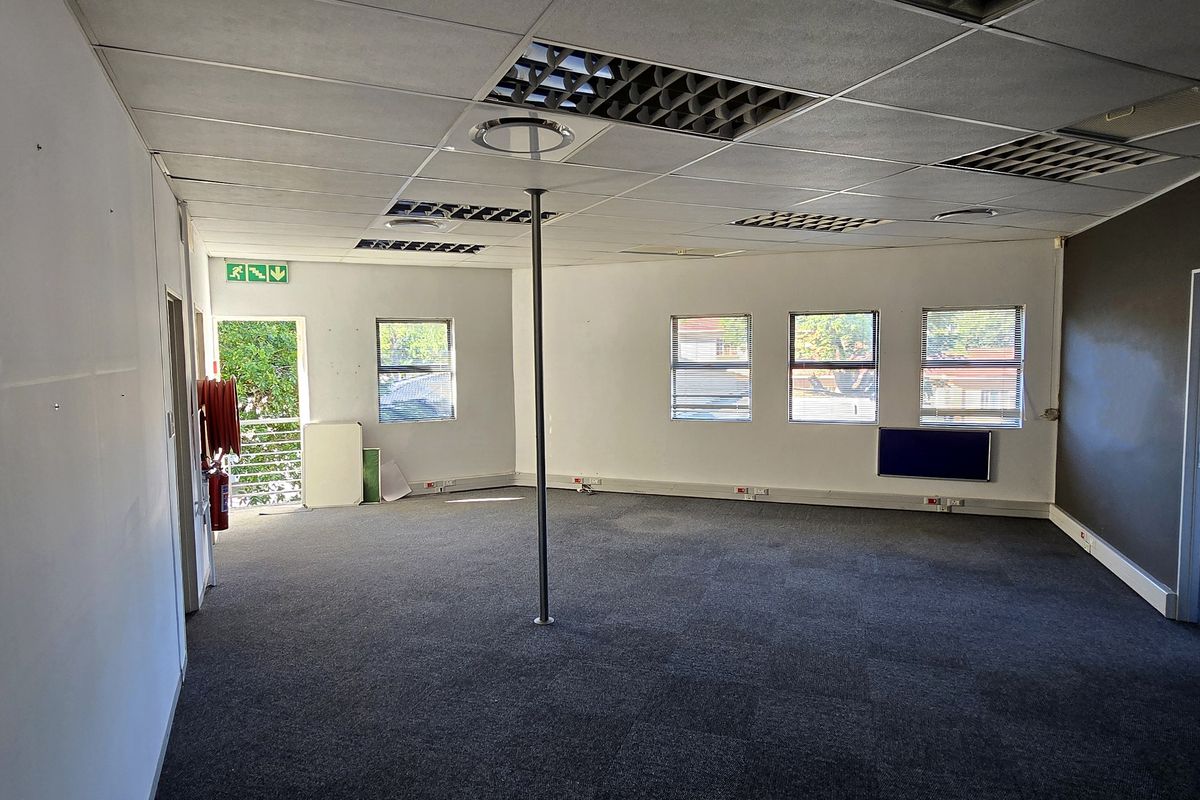 Prime visible office space to let - Sonheuwel-Nelspruit with well established business in the area - Photo 3
