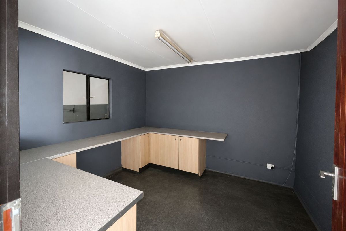 Hassle-Free Workshop Space - Photo 2