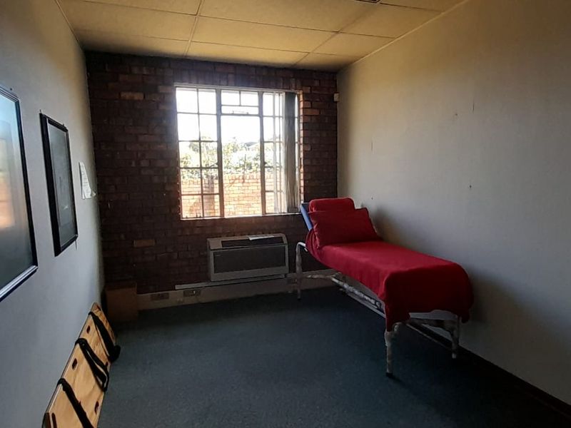 Hidden Corporate Gem with a Private Campus Style Feel in Kyalami To Let - Photo 9