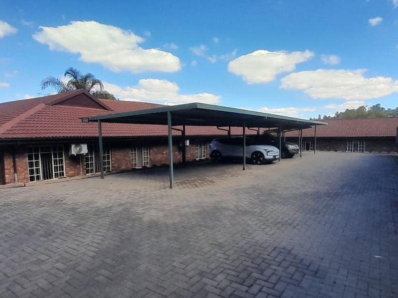 Hidden Corporate Gem with a Private Campus Style Feel in Kyalami To Let - Photo 2