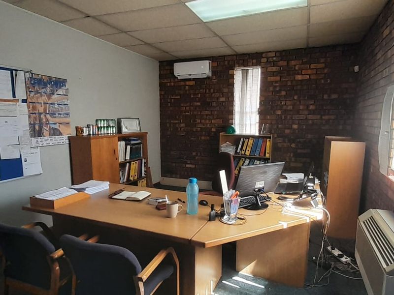 Hidden Corporate Gem with a Private Campus Style Feel in Kyalami To Let - Photo 8