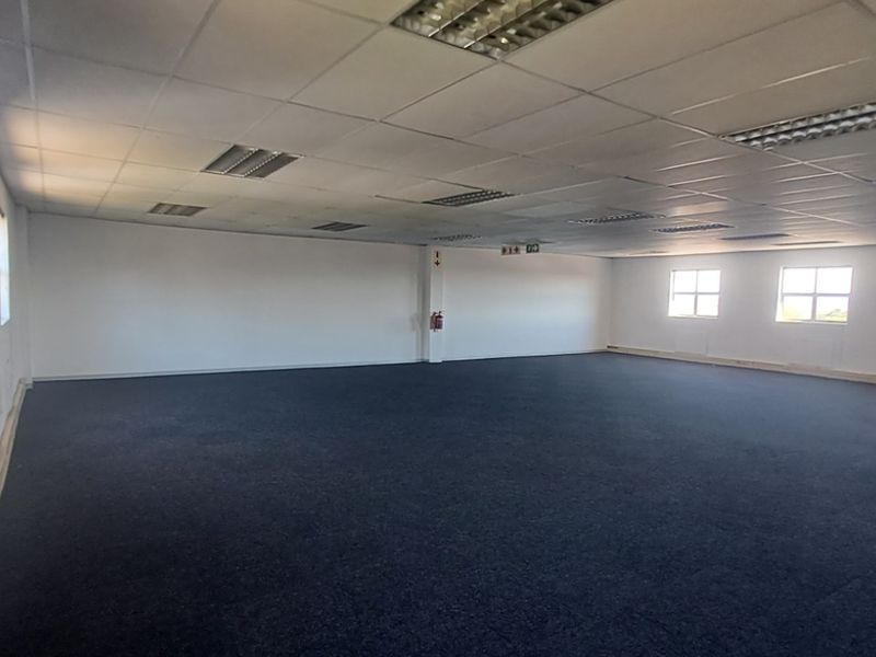 Modern Open Plan Office with Excellent Natural Light in Riverview Office Park - Photo 6