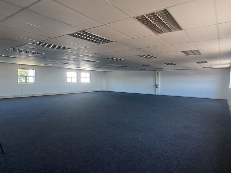 Modern Open Plan Office with Excellent Natural Light in Riverview Office Park - Photo 8