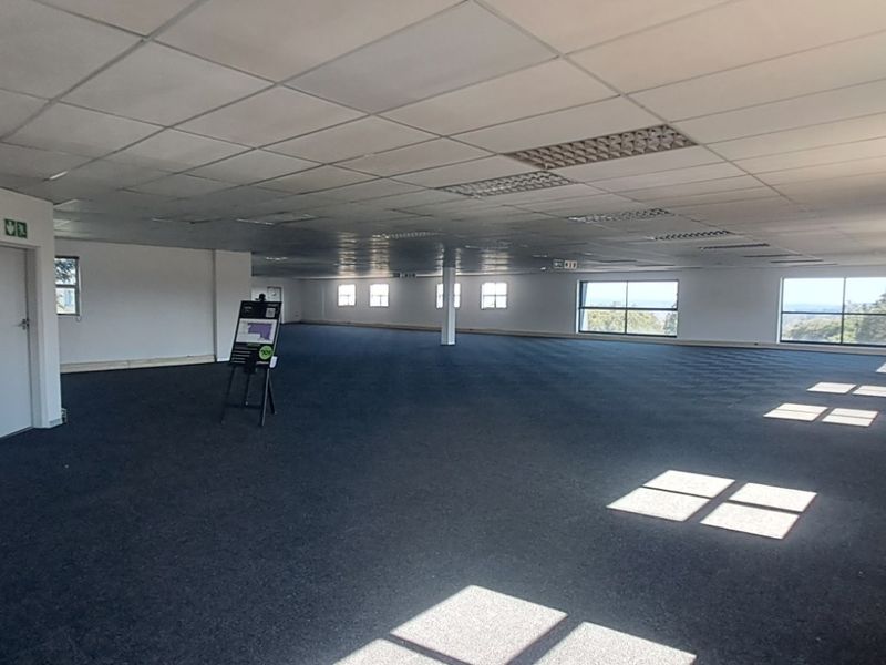 Flexible First Floor Office with Contemporary Open Plan Design - Photo 5