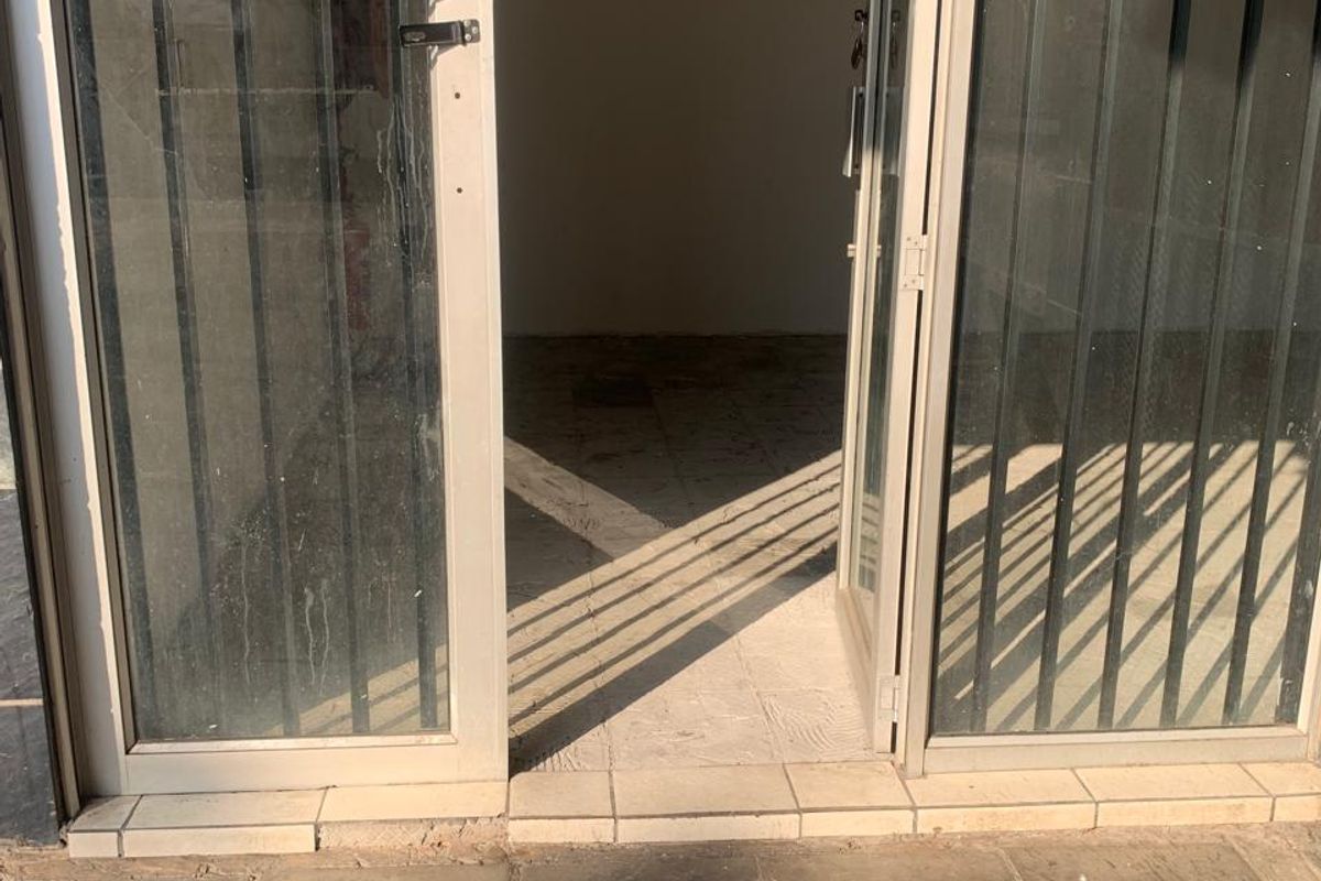 Shop to Let in Trevenna – Prime Location! - Photo 3