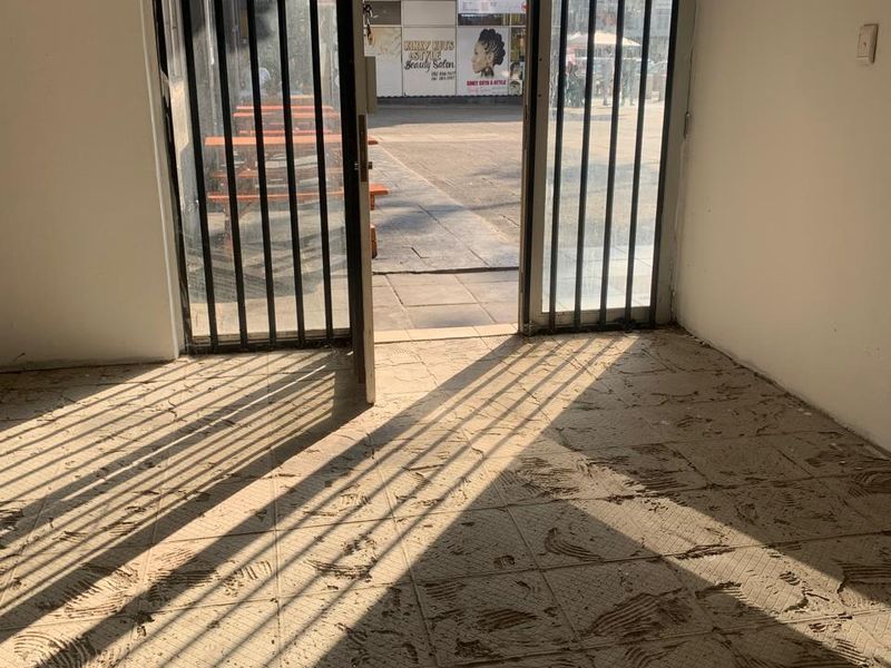 Shop to Let in Trevenna – Prime Location! - Photo 4
