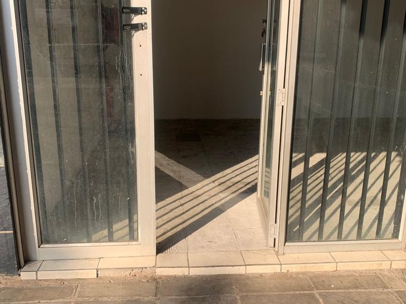 Shop to Let in Trevenna – Prime Location! - Photo 9