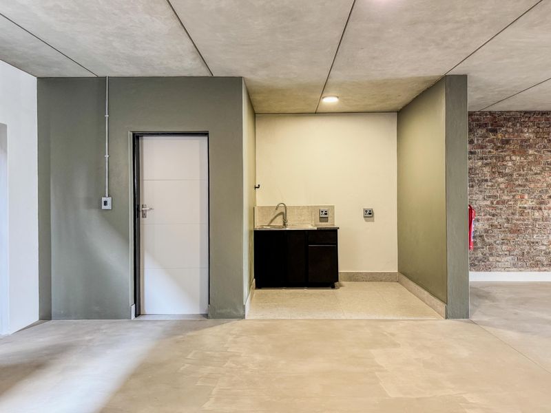 Modern Loft-Style Warehouse To Let in Midrand’s Dynamic Innovation Hub - Photo 6