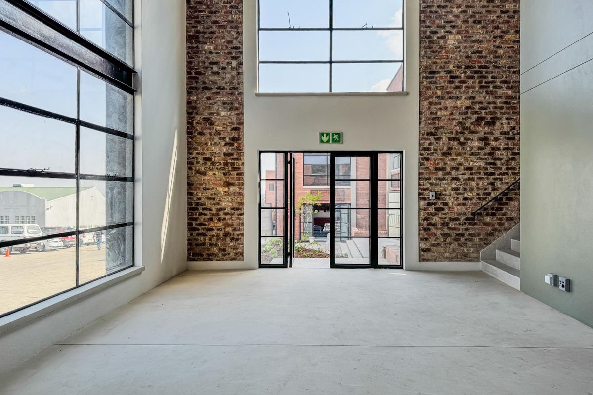 Modern Loft-Style Warehouse To Let in Midrand’s Dynamic Innovation Hub - Photo 4