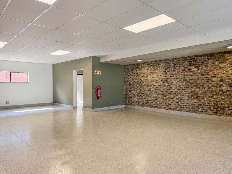 Prime 340m2 Industrial Warehouse To Let in Midrand’s Growing Industrial Corridor - Photo 6